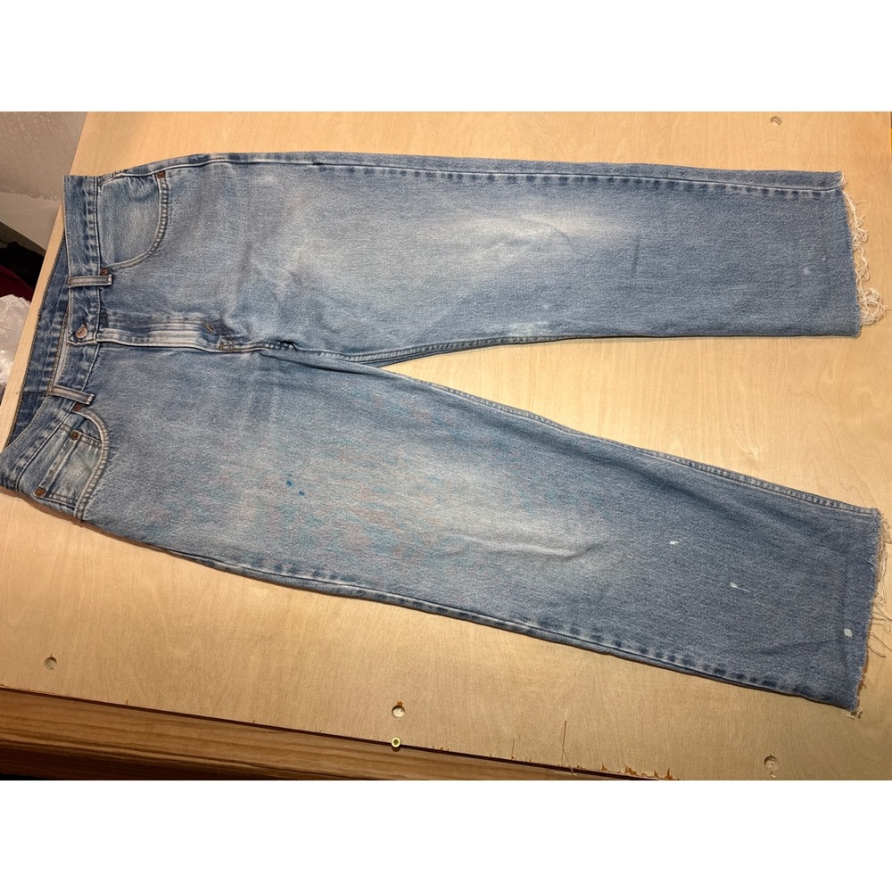 Levis 550 Relaxed Fit Jeans Mens 34x30 Light Wash Blue Y2K Distressed Cut Hem